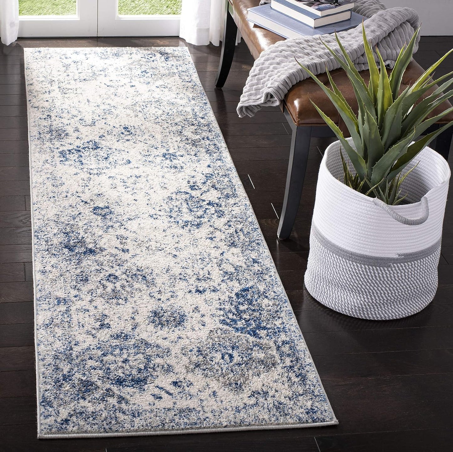 SAFAVIEH Madison Collection Runner Rug - Floral Medallion Design
