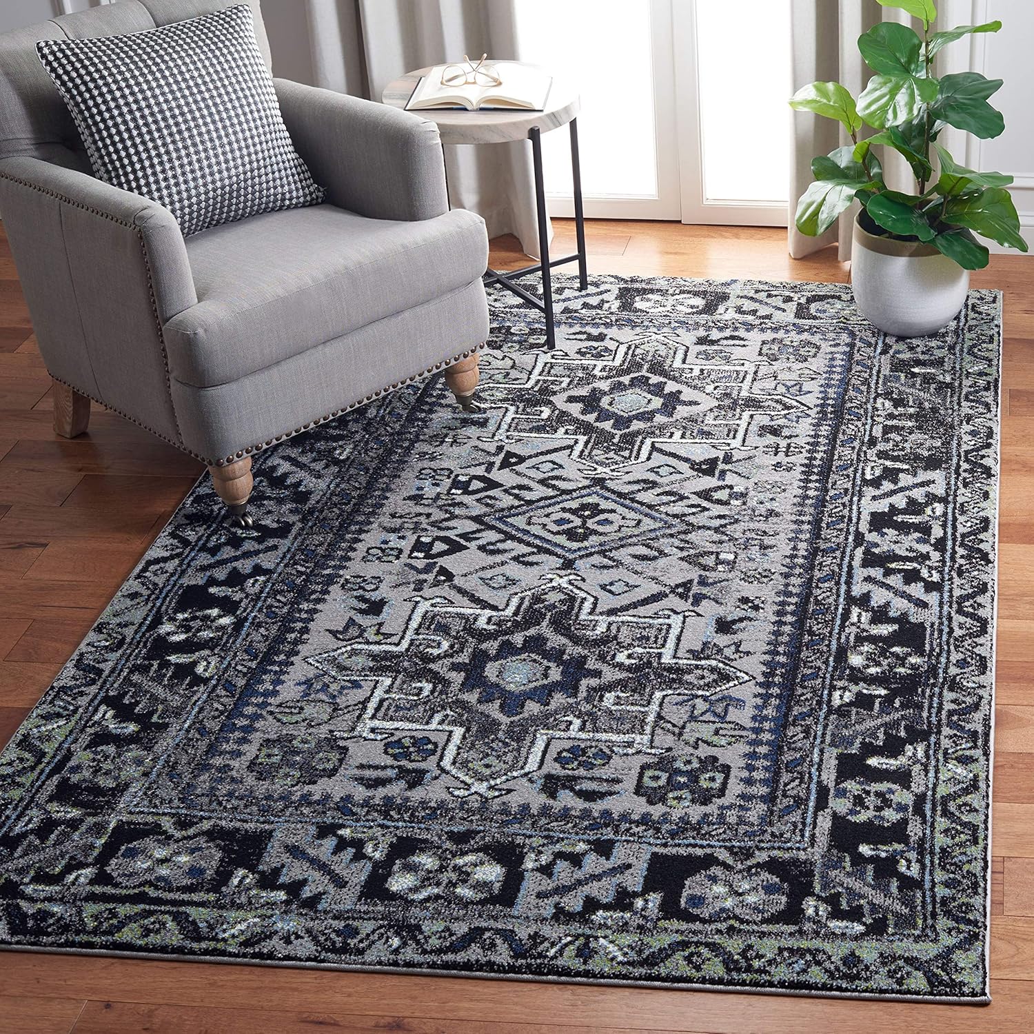 Vintage Hamadan Collection Accent Rug - Light Grey & Dark Grey