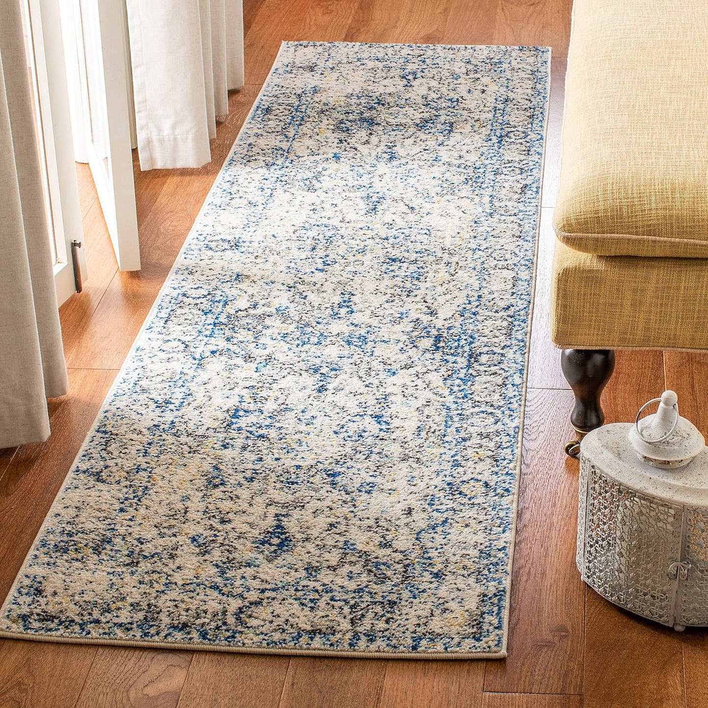 SAFAVIEH Madison Collection Runner Rug - Stylish & Durable Design