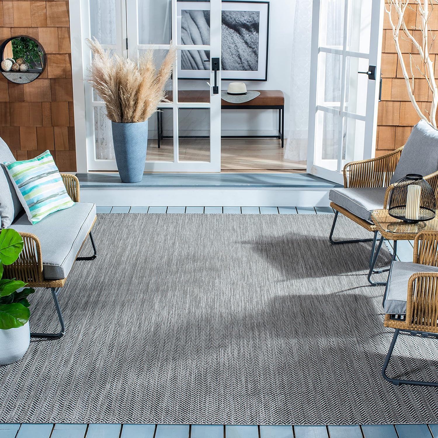 SAFAVIEH Courtyard Collection Area Rug - Stylish & Durable