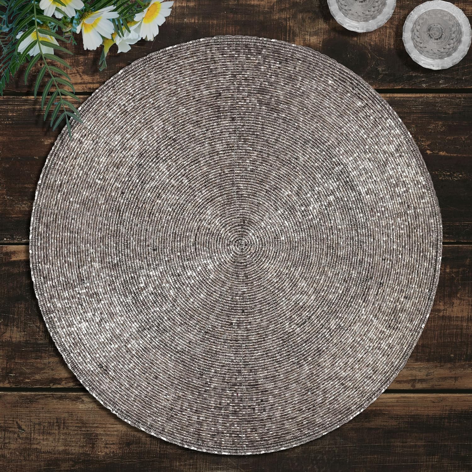 Decozen Round Placemats Set of 8 for Elegant Holiday Dining
