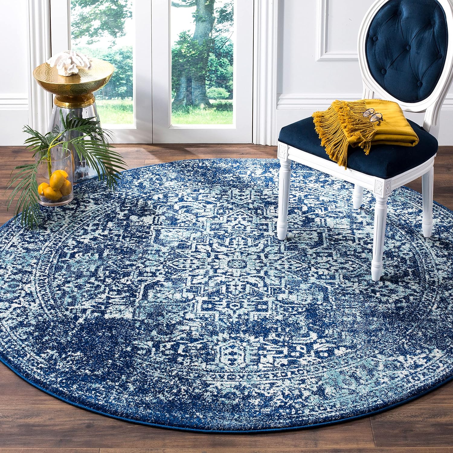 SAFAVIEH Evoke Collection Area Rug - 9ft Round, Navy & Ivory