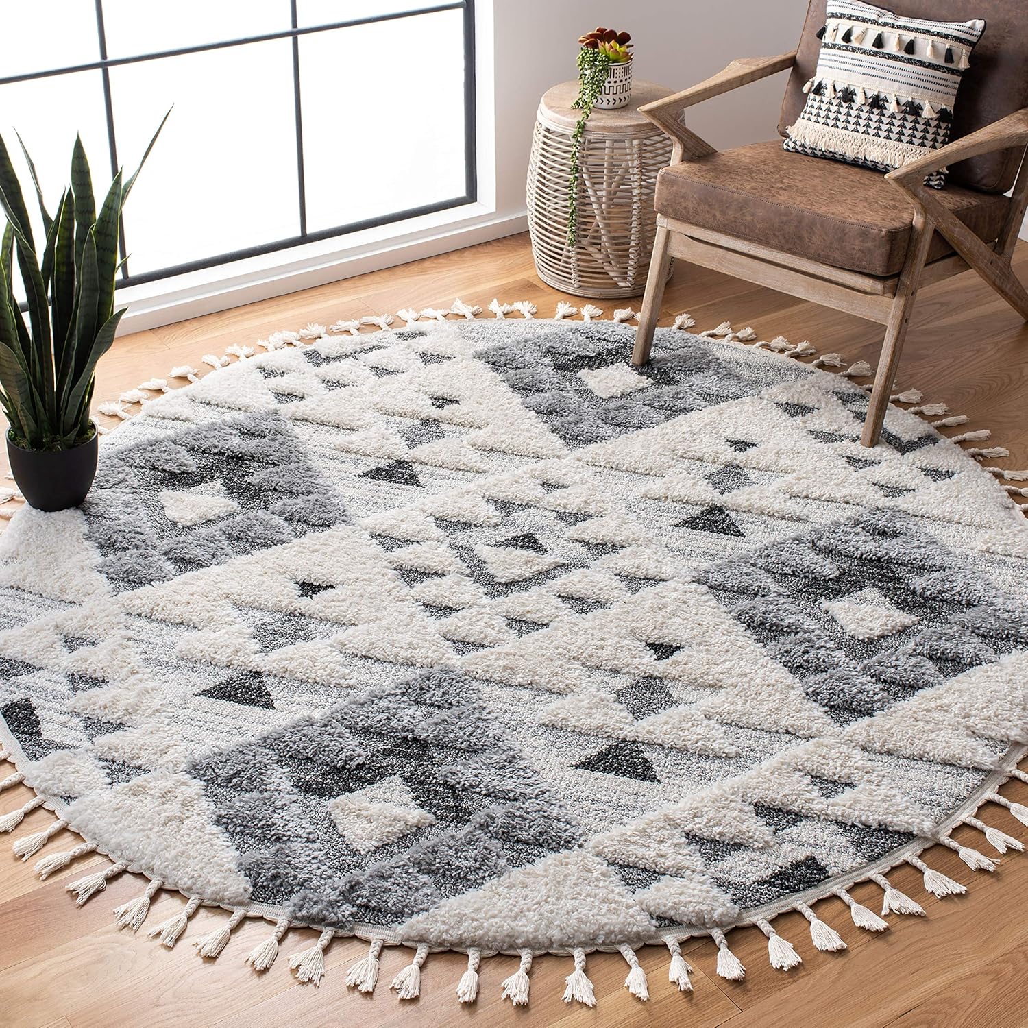SAFAVIEH Moroccan Tassel Shag Area Rug - 8ft Round, Ivory & Grey