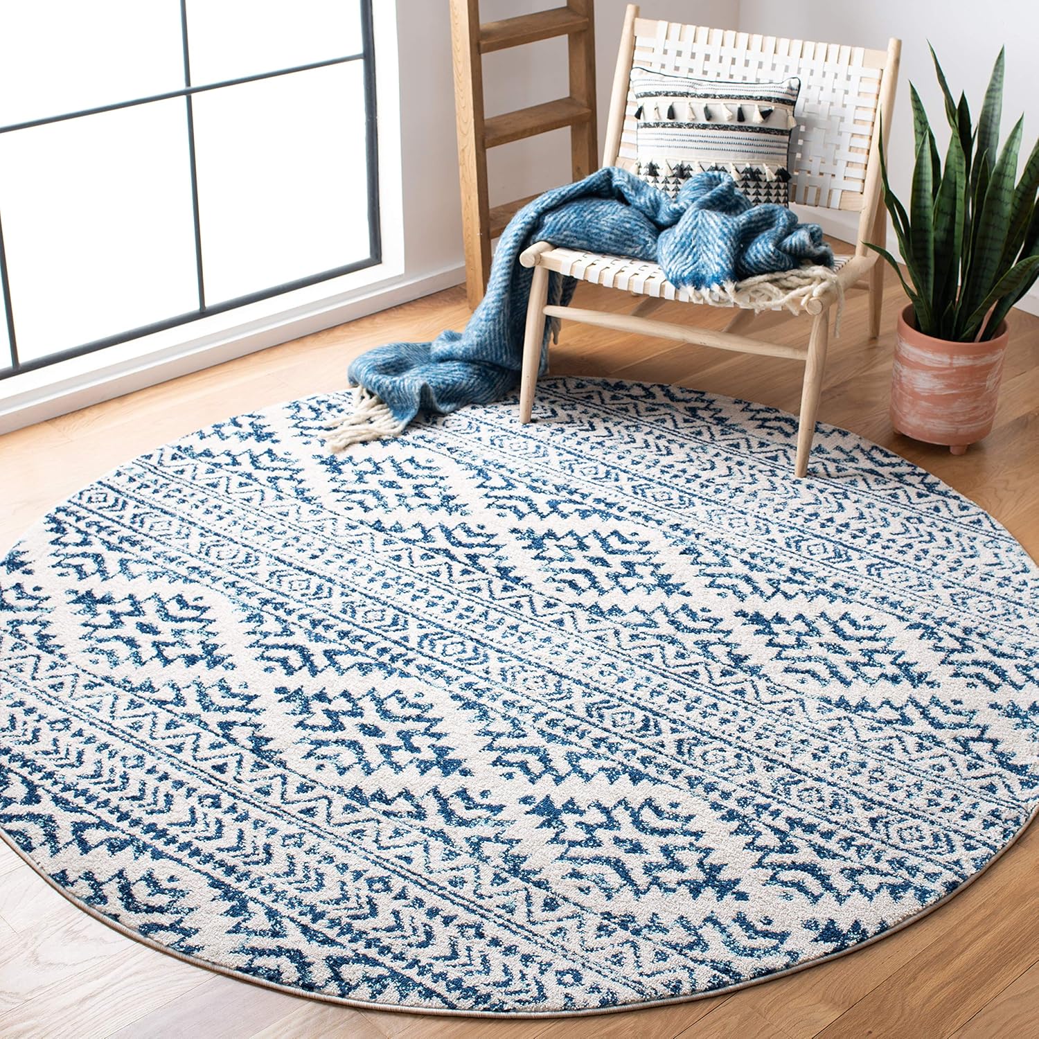 SAFAVIEH Tulum Collection 11ft Round Ivory Navy Area Rug