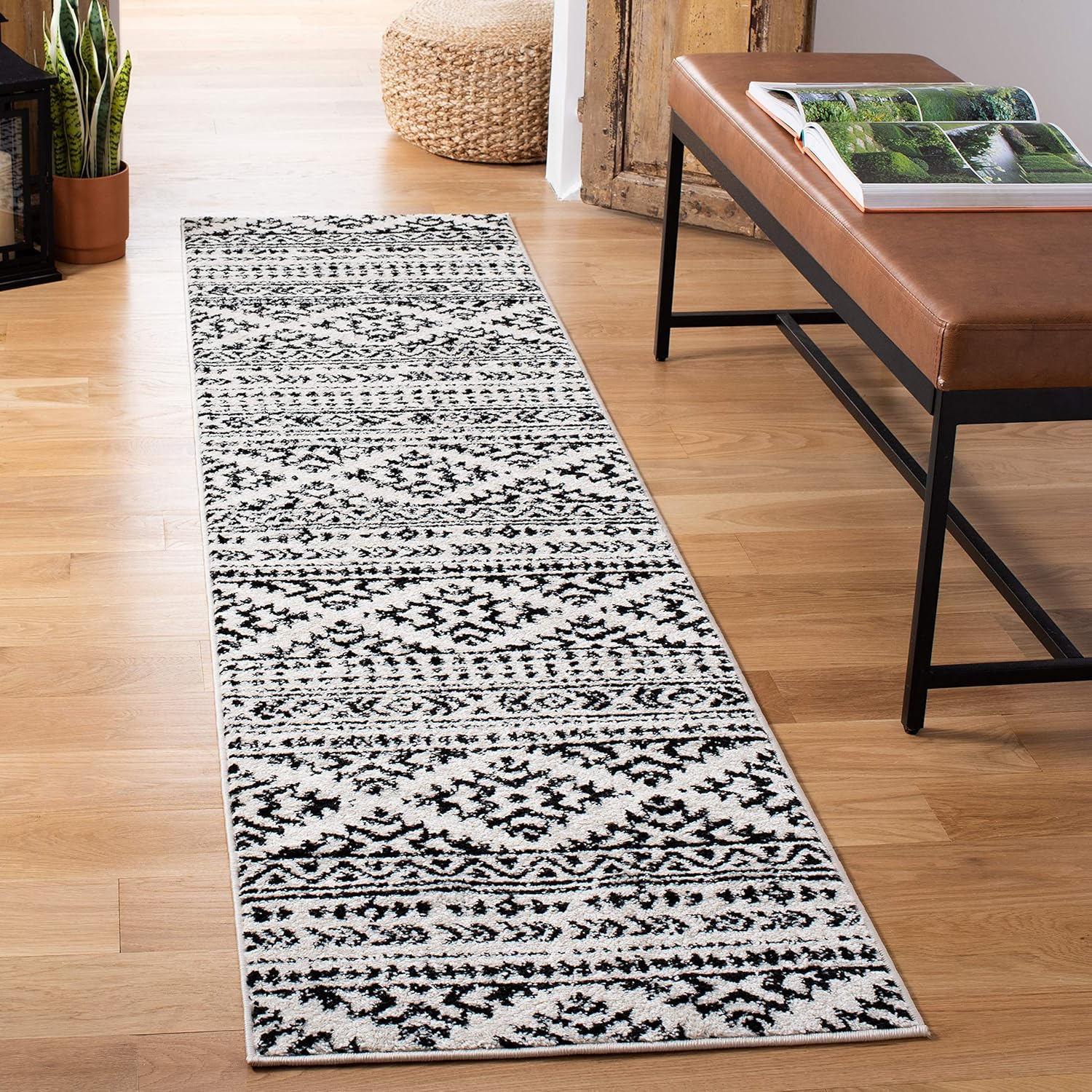 SAFAVIEH Tulum Collection Runner Rug - Stylish & Durable Design