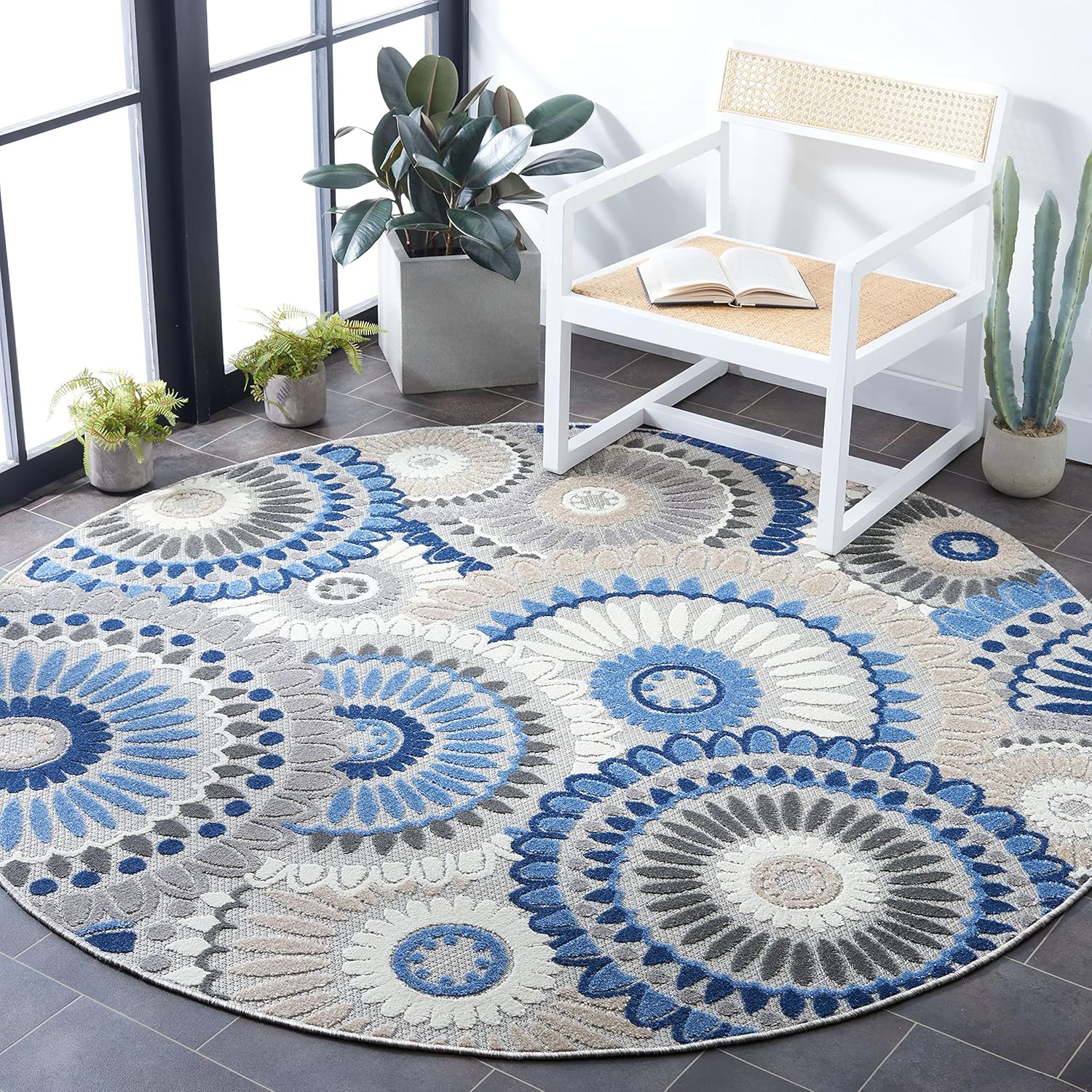 SAFAVIEH Cabana Collection 6ft 7in Round Area Rug for Indoor/Outdoor