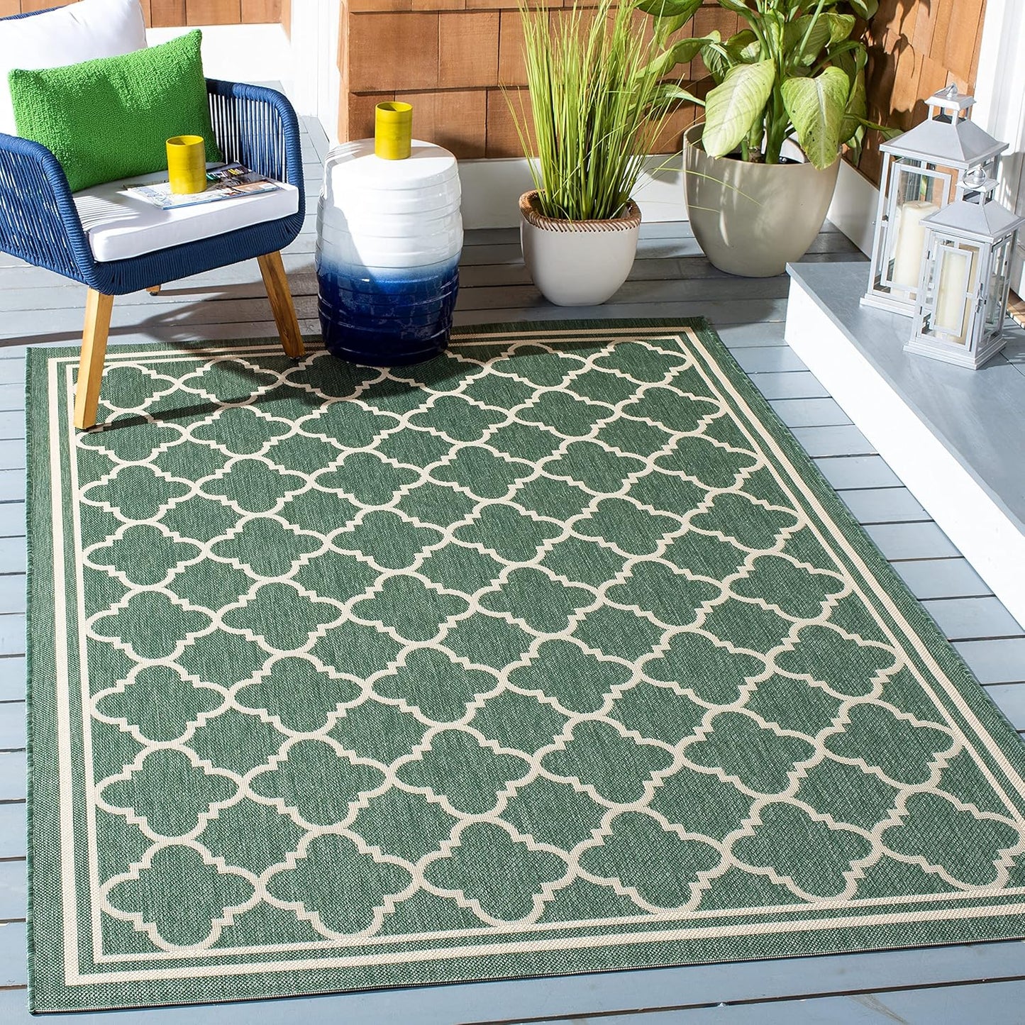 SAFAVIEH Courtyard Collection 6ft 7in x 9ft 6in Dark Green/Beige Rug