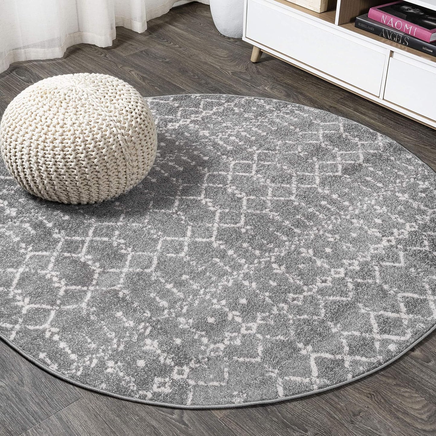 Boho Vintage Diamond Gray/Ivory Round Area Rug for Any Space