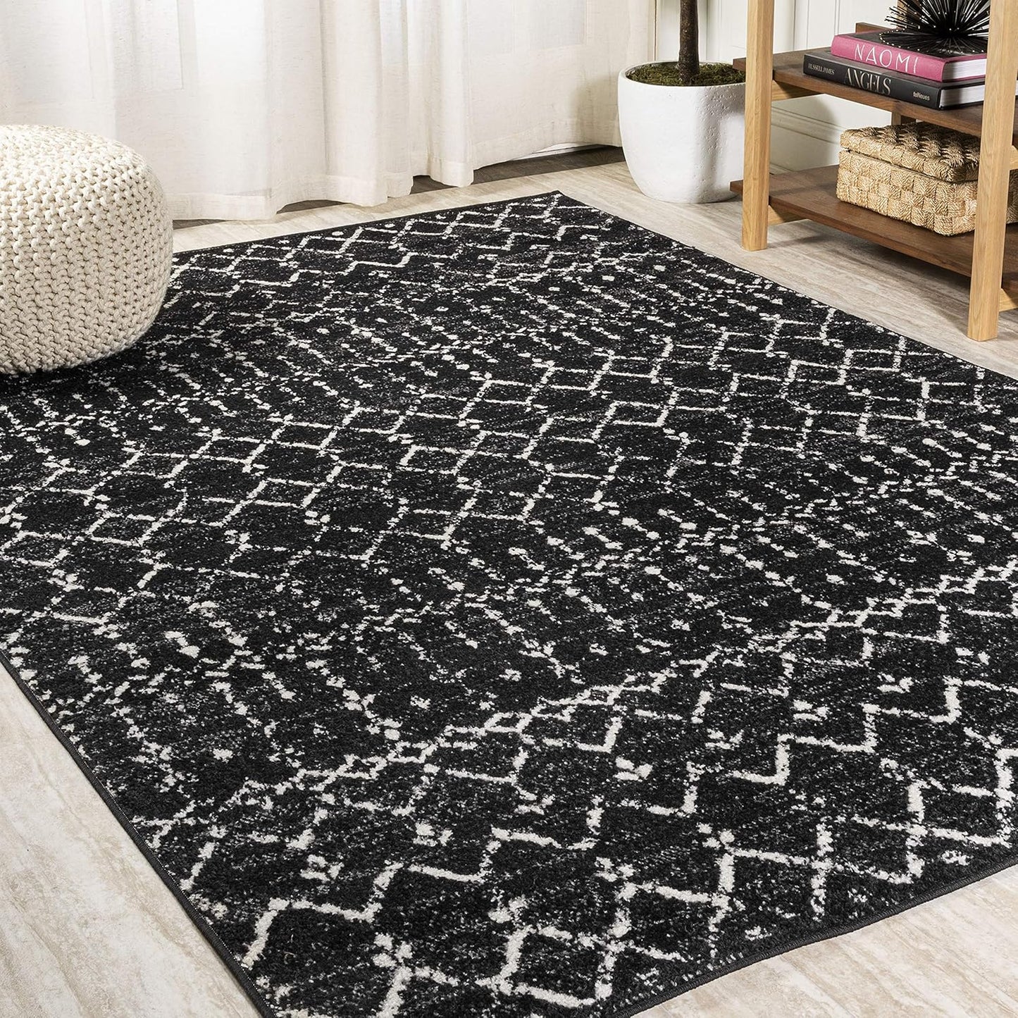 Boho Vintage Diamond Black/Ivory Indoor Area Rug for Home