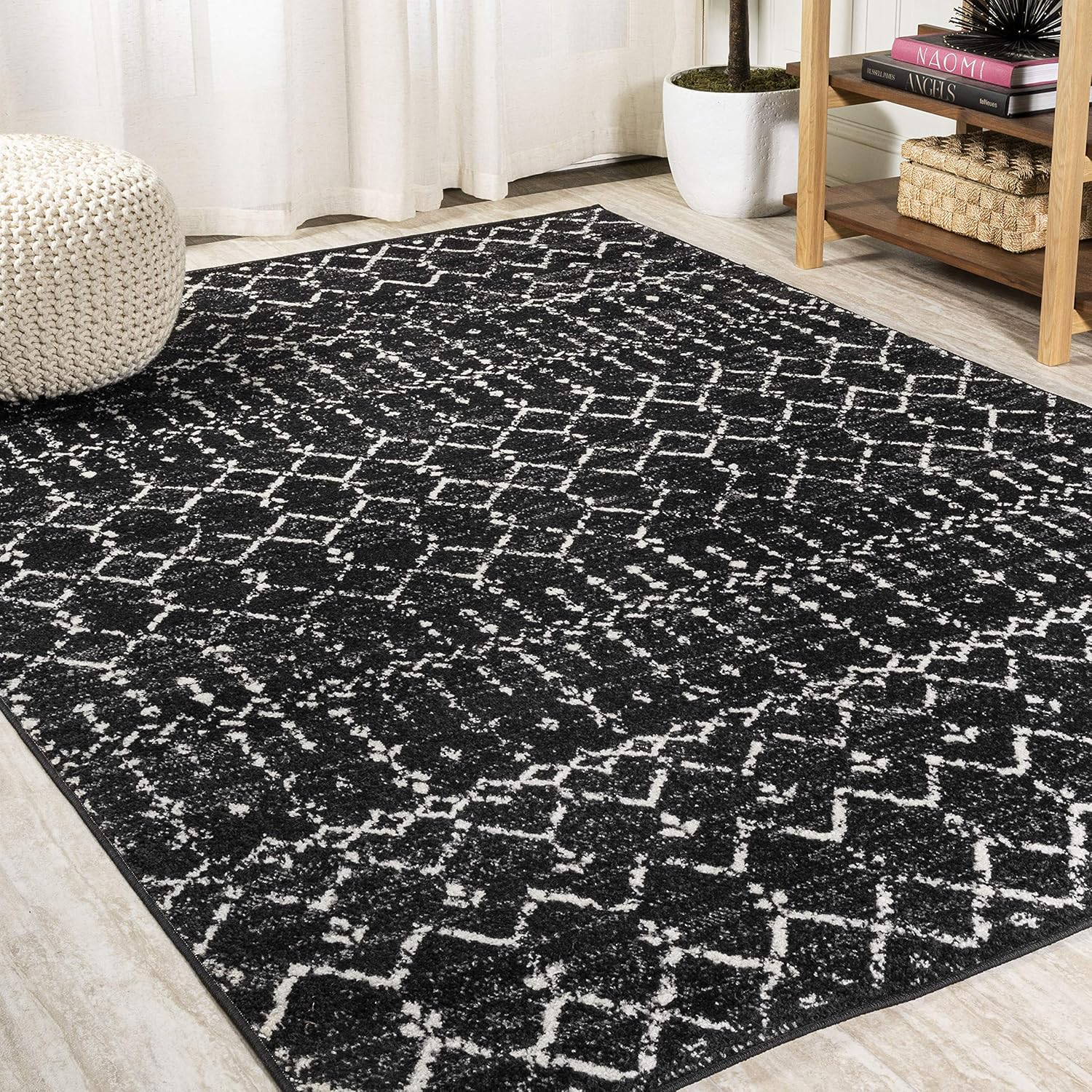Boho Vintage Diamond Black/Ivory Indoor Area Rug for Home
