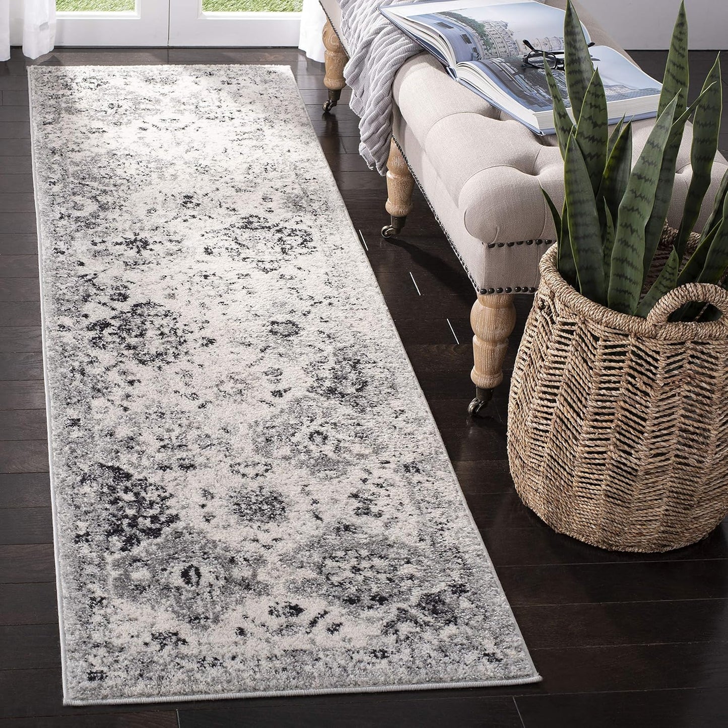 SAFAVIEH Madison Collection Runner Rug - Stylish & Durable Design