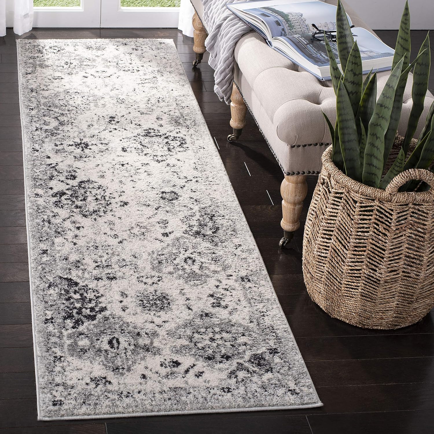 SAFAVIEH Madison Collection Runner Rug - Stylish & Durable Design