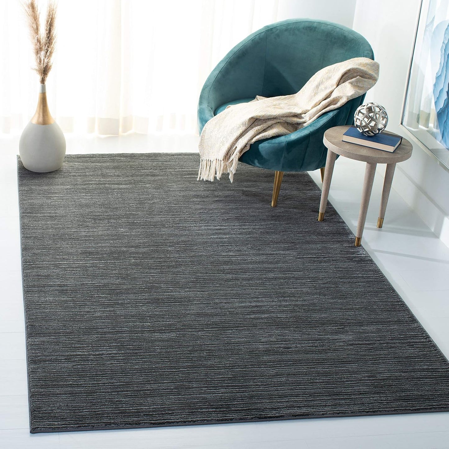 SAFAVIEH Vision Collection Accent Rug - Modern Ombre Chic Design
