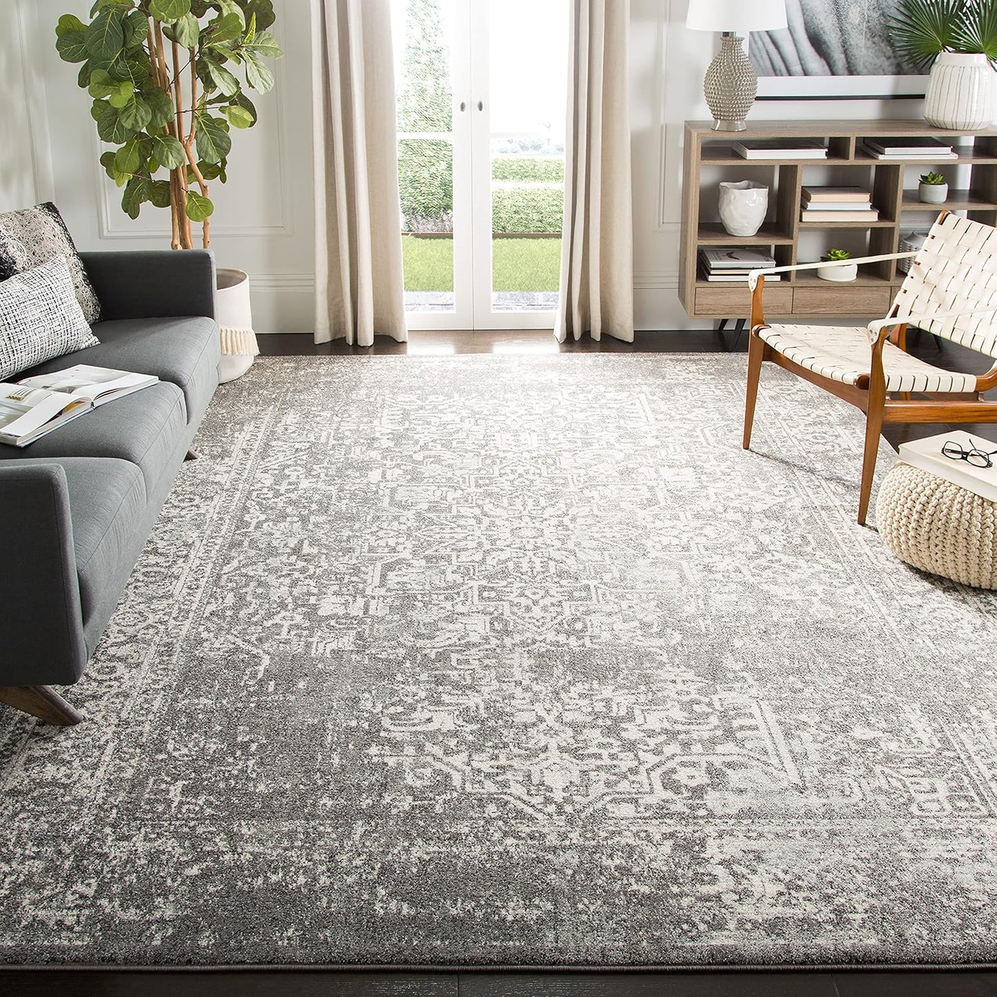 SAFAVIEH Evoke Collection Area Rug - Stylish Grey & Ivory Design