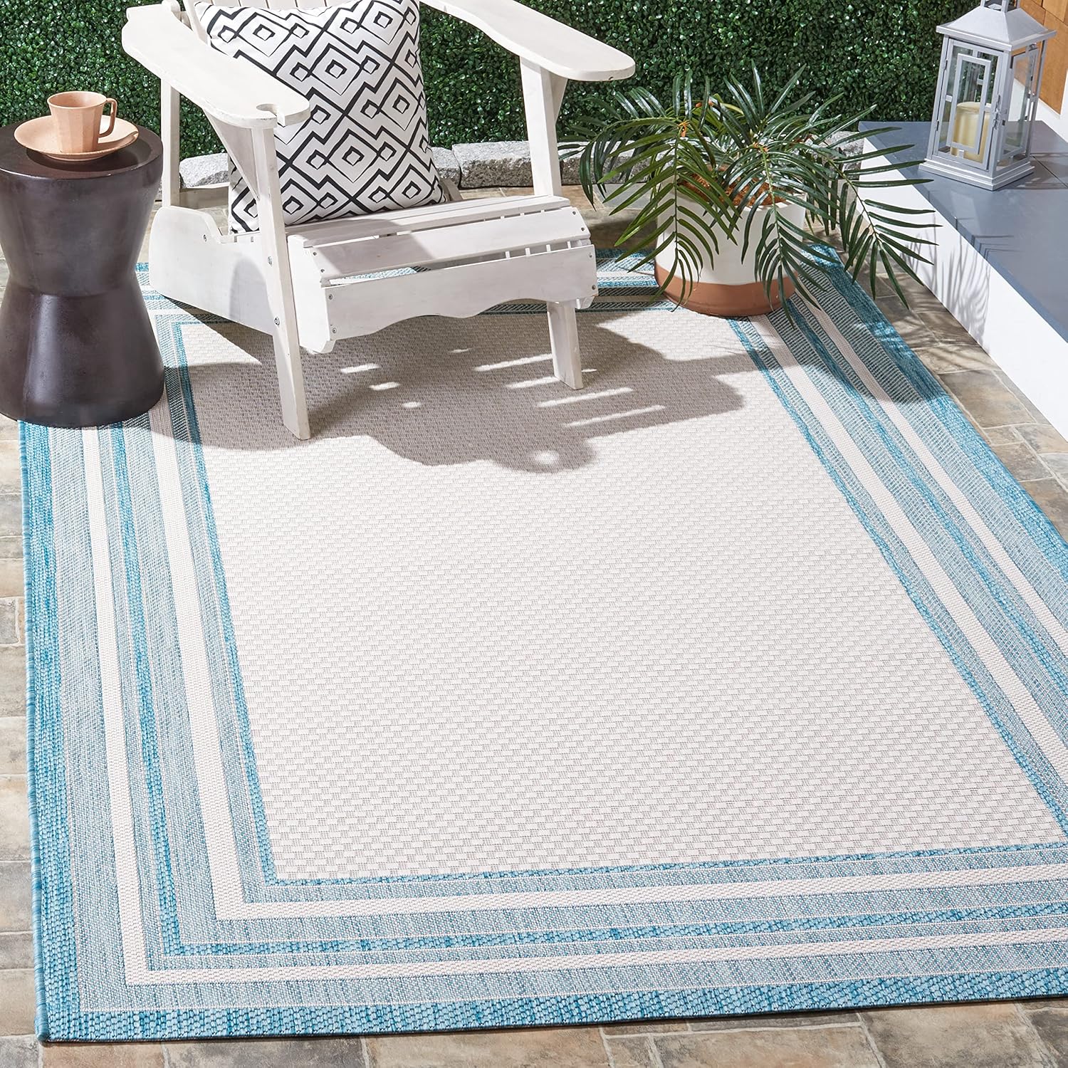 SAFAVIEH Courtyard Collection Area Rug - Stylish & Durable