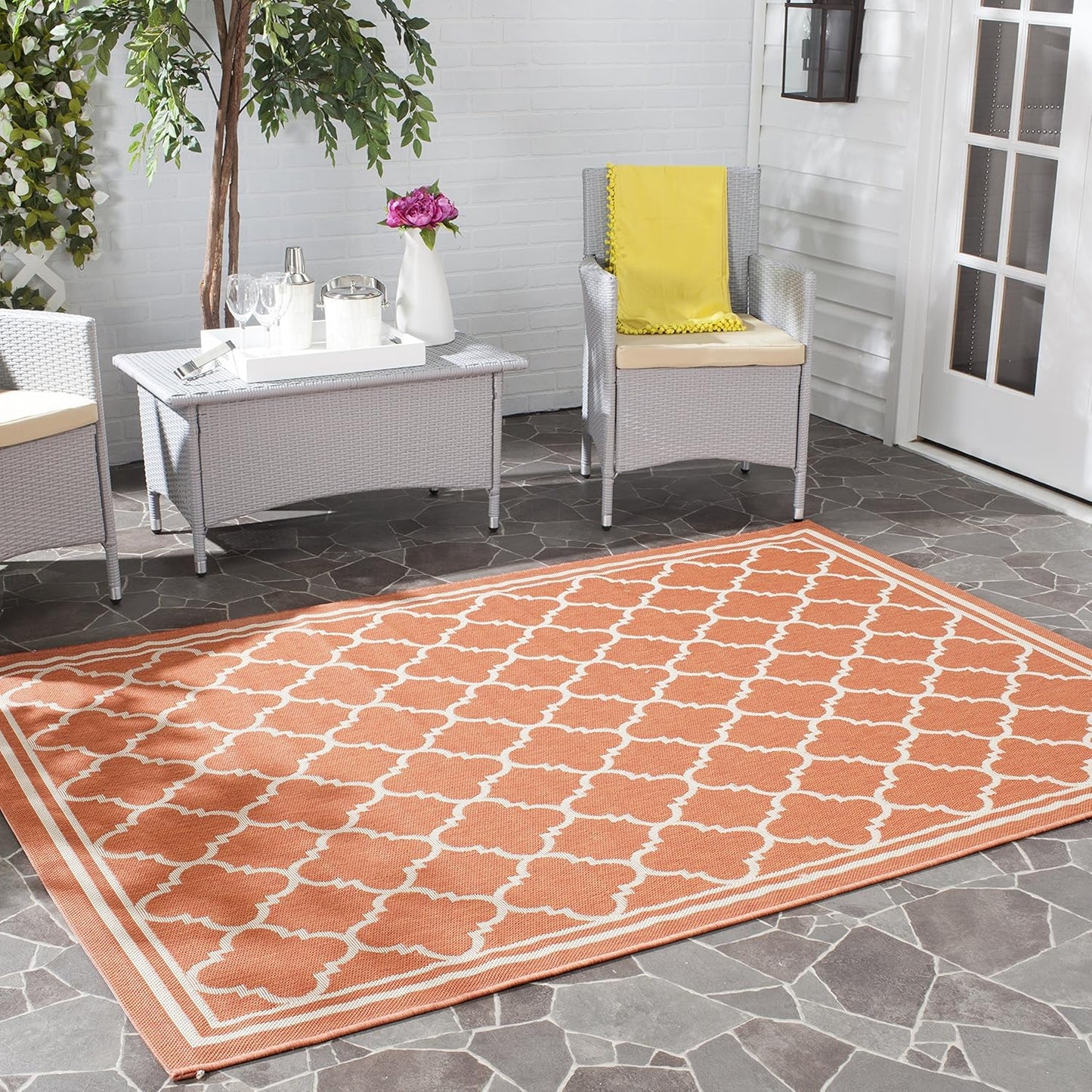 SAFAVIEH Washable Rug for Outdoor Spaces - 4ft x 5ft 7in Terracotta