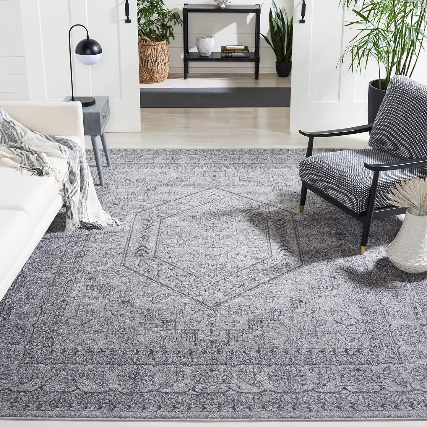 SAFAVIEH Adirondack Collection Area Rug - Stylish & Durable