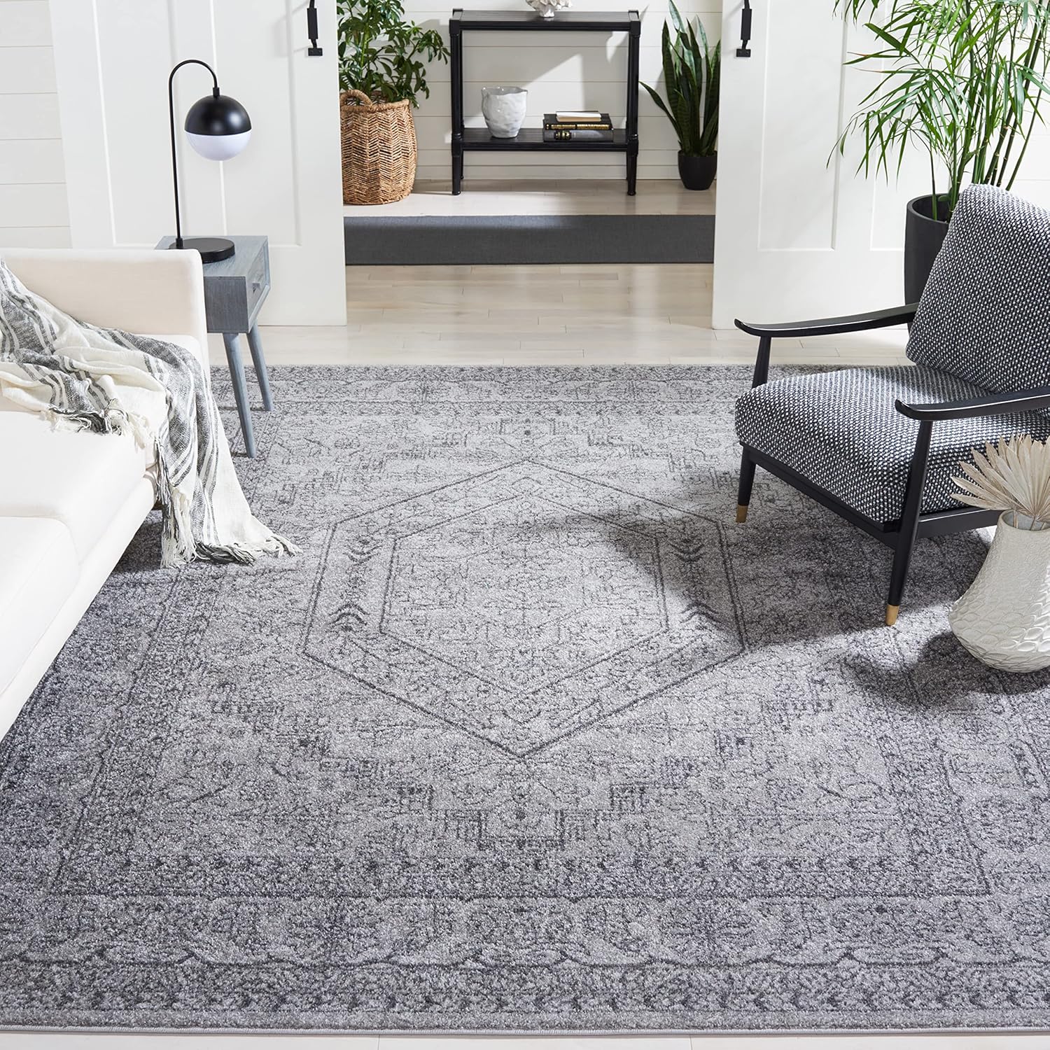 SAFAVIEH Adirondack Collection Area Rug - Stylish & Durable
