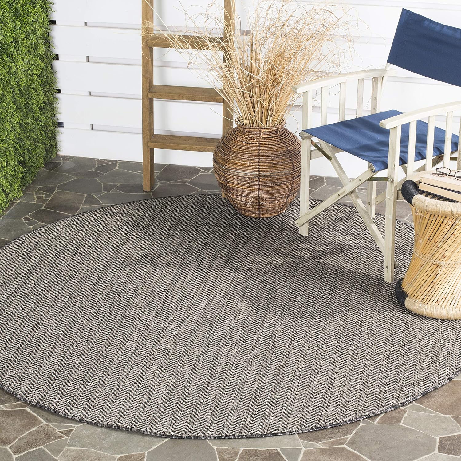 SAFAVIEH Courtyard Collection Area Rug - Stylish & Durable