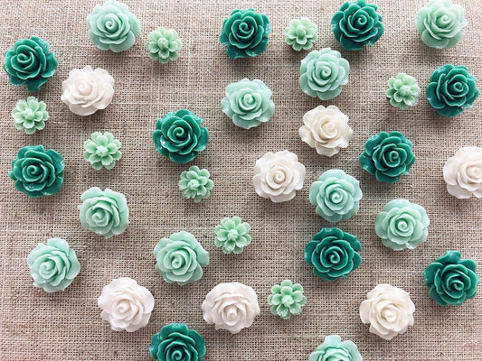 24 Green Decorative Pushpins for Stylish Organization