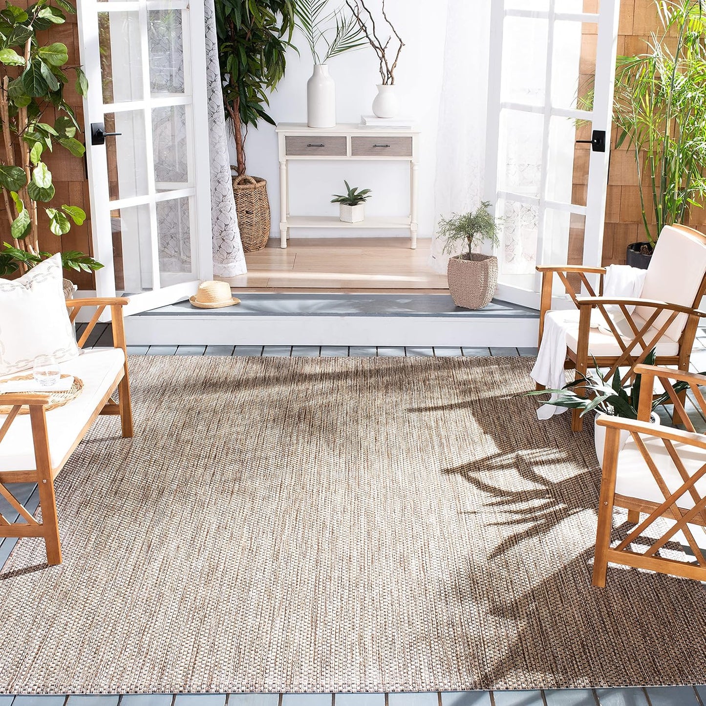 SAFAVIEH Courtyard Collection Area Rug - Stylish & Durable