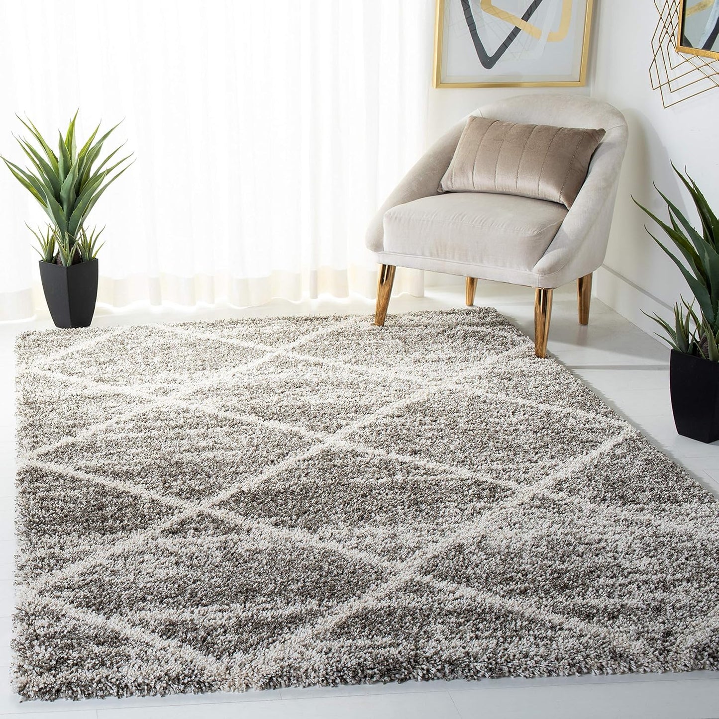 SAFAVIEH Hudson Shag Collection Accent Rug - Cozy & Stylish