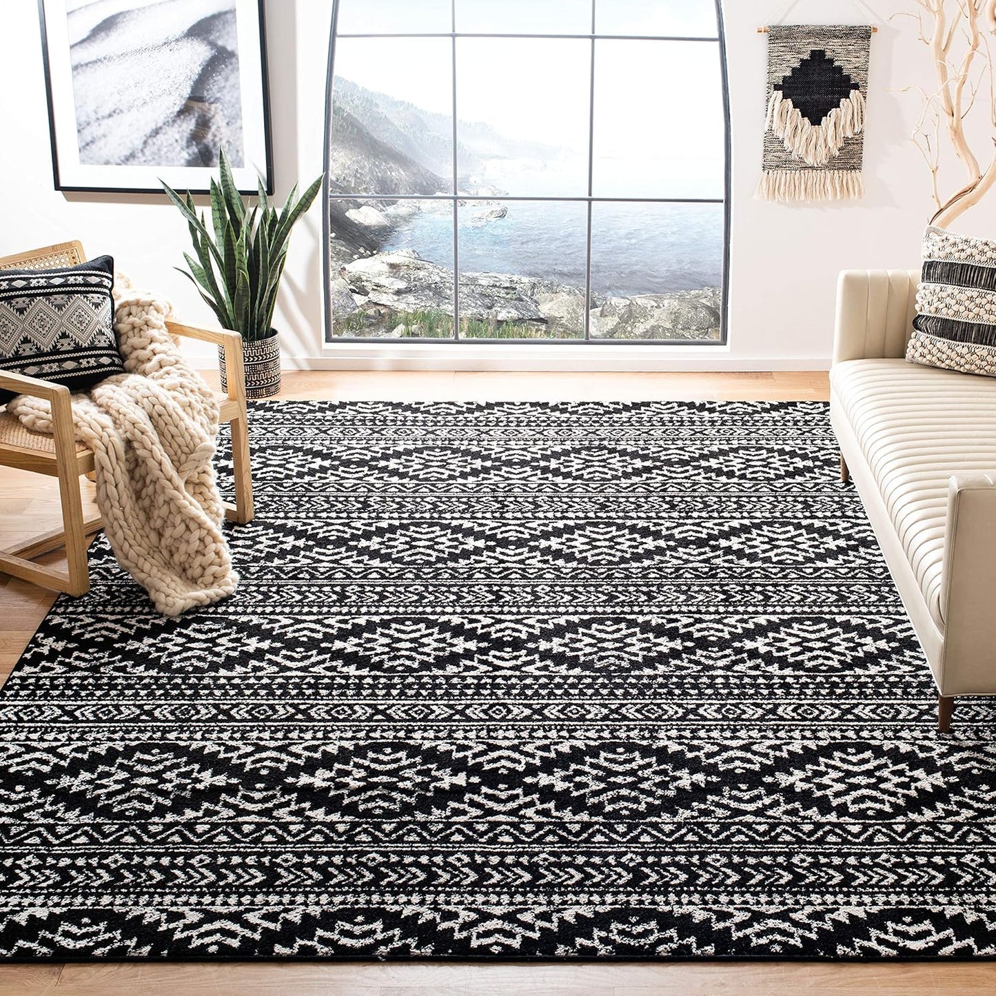SAFAVIEH Tulum Collection Area Rug - Stylish Black & Ivory Design