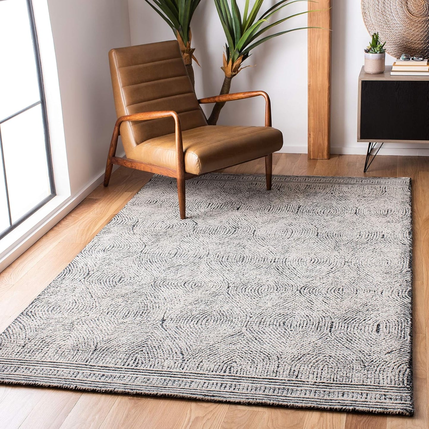 SAFAVIEH Abstract Collection Area Rug - Handmade Wool for Any Room