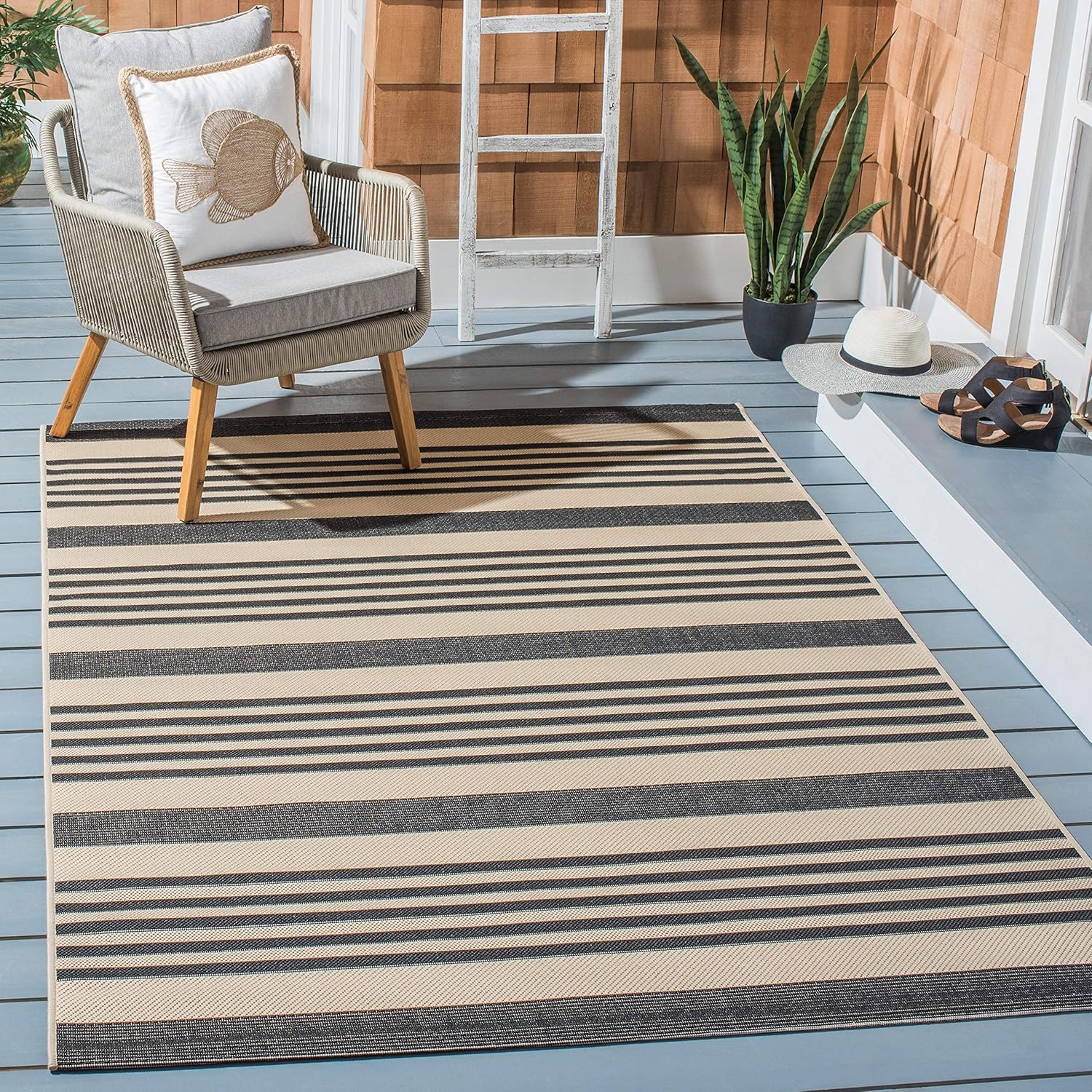 SAFAVIEH Courtyard Collection Area Rug - Stylish & Durable Design