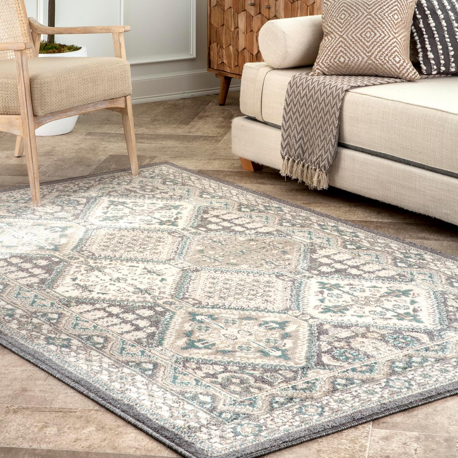 nuLOOM 6ft 7in x 9ft Becca Traditional Tiled Area Rug Review
