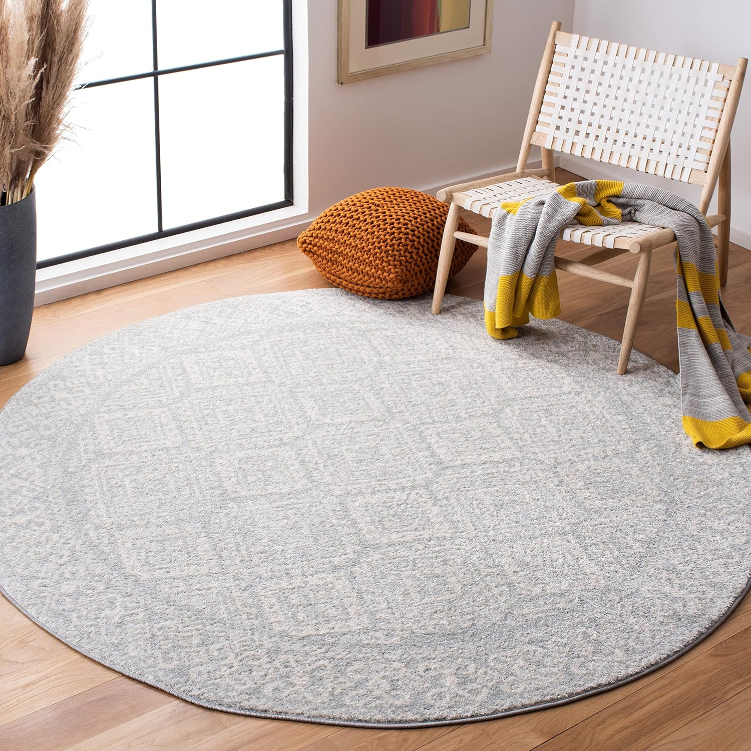 SAFAVIEH Tulum Collection 5ft Round Light Grey/Ivory Area Rug