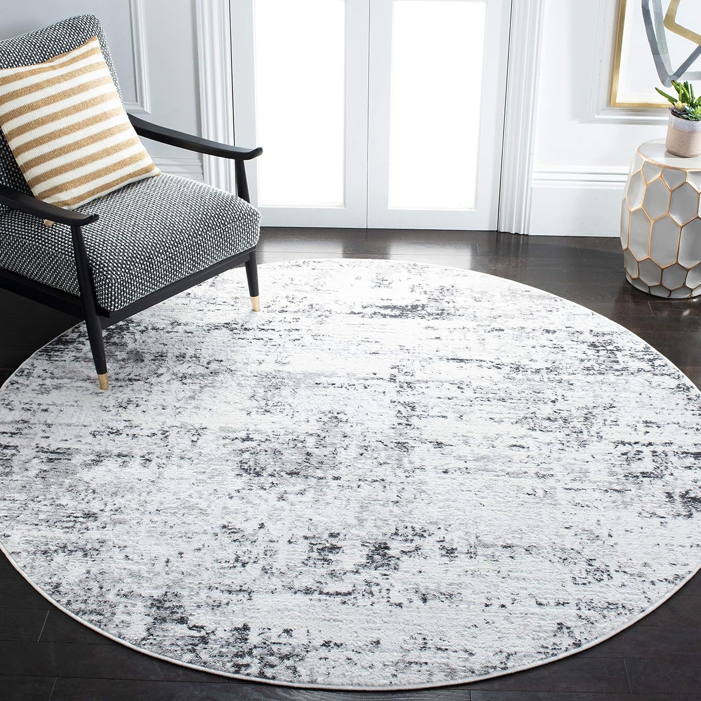 SAFAVIEH Amelia Collection Area Rug - Modern Abstract Design