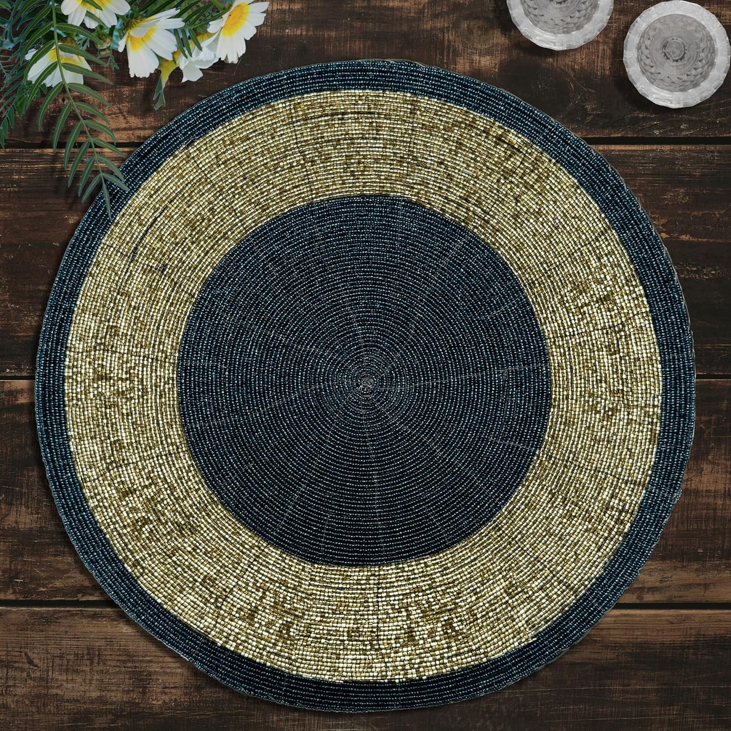 Decozen Round Placemats Set of 16 for Elegant Holiday Dining