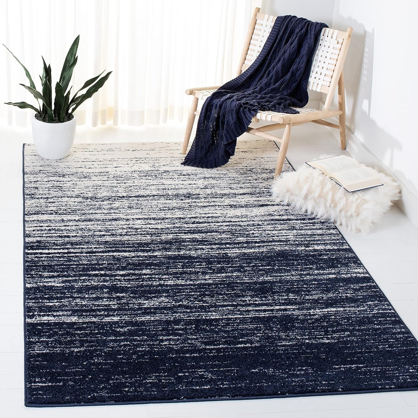 SAFAVIEH Adirondack Collection Area Rug - Modern Ombre Design