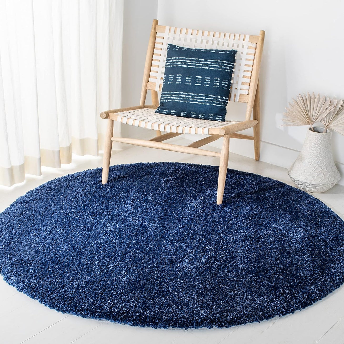 SAFAVIEH Milan Shag Collection Area Rug - 5ft 1in Round, Navy