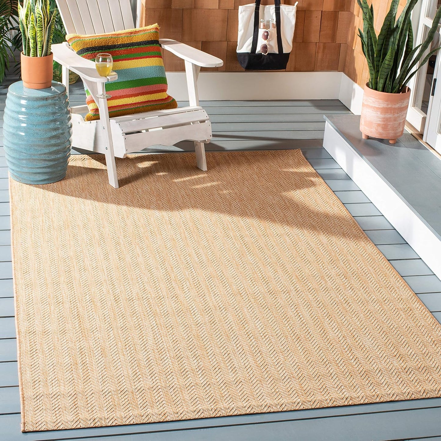 SAFAVIEH Courtyard Collection Area Rug - Stylish & Durable