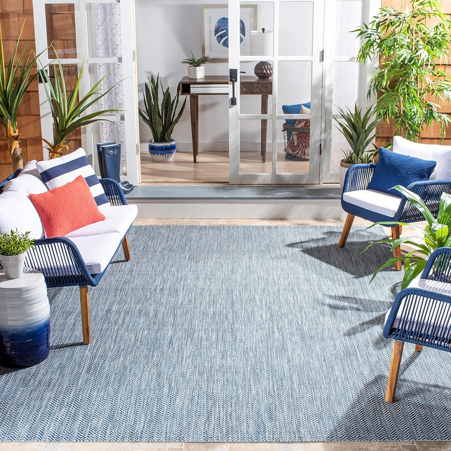 SAFAVIEH Courtyard Collection 8ft x 11ft Navy/Grey Area Rug