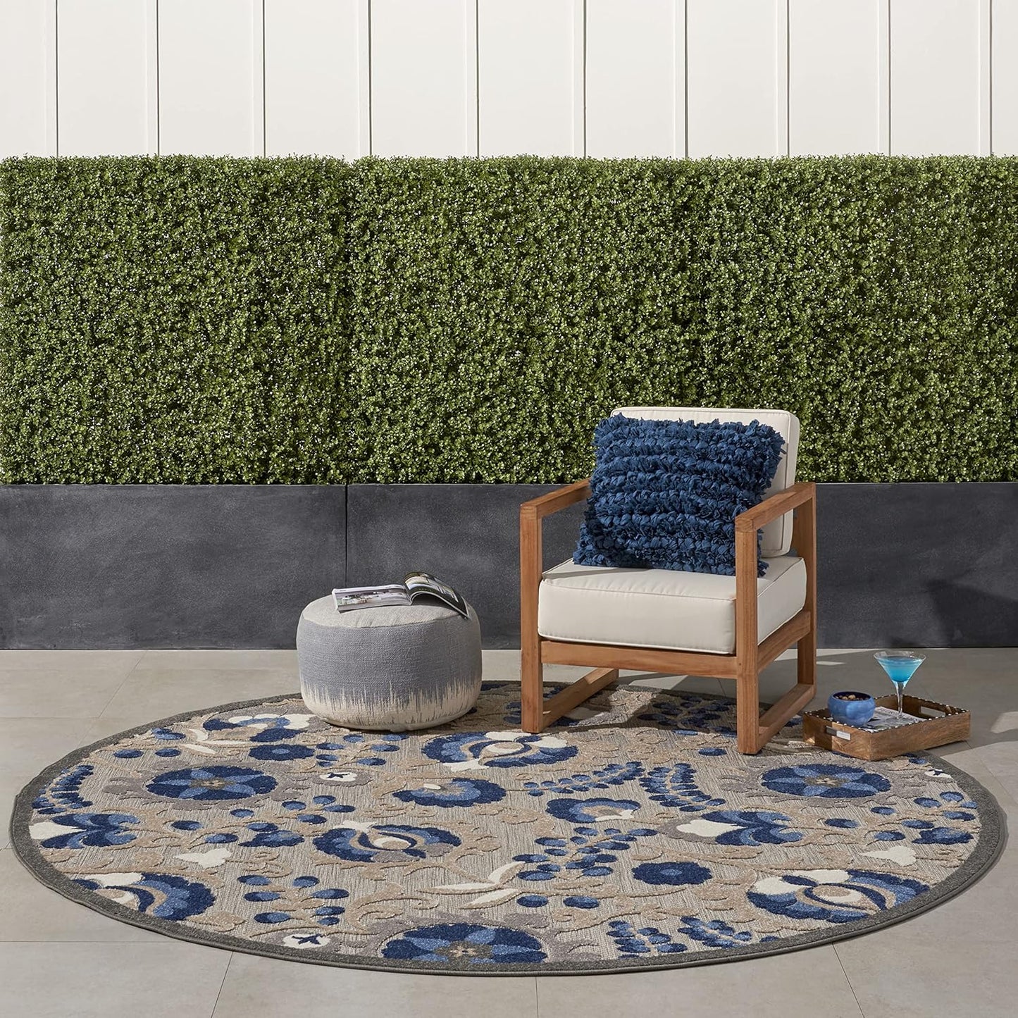 Nourison Home Aloha Indoor/Outdoor Round Area Rug for Versatile Use