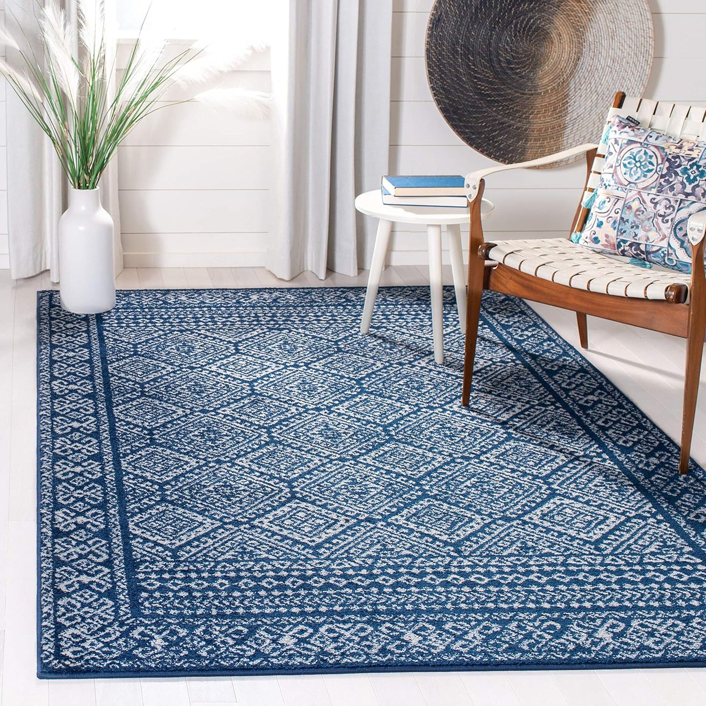 SAFAVIEH Tulum Collection Accent Rug - Stylish & Durable Design