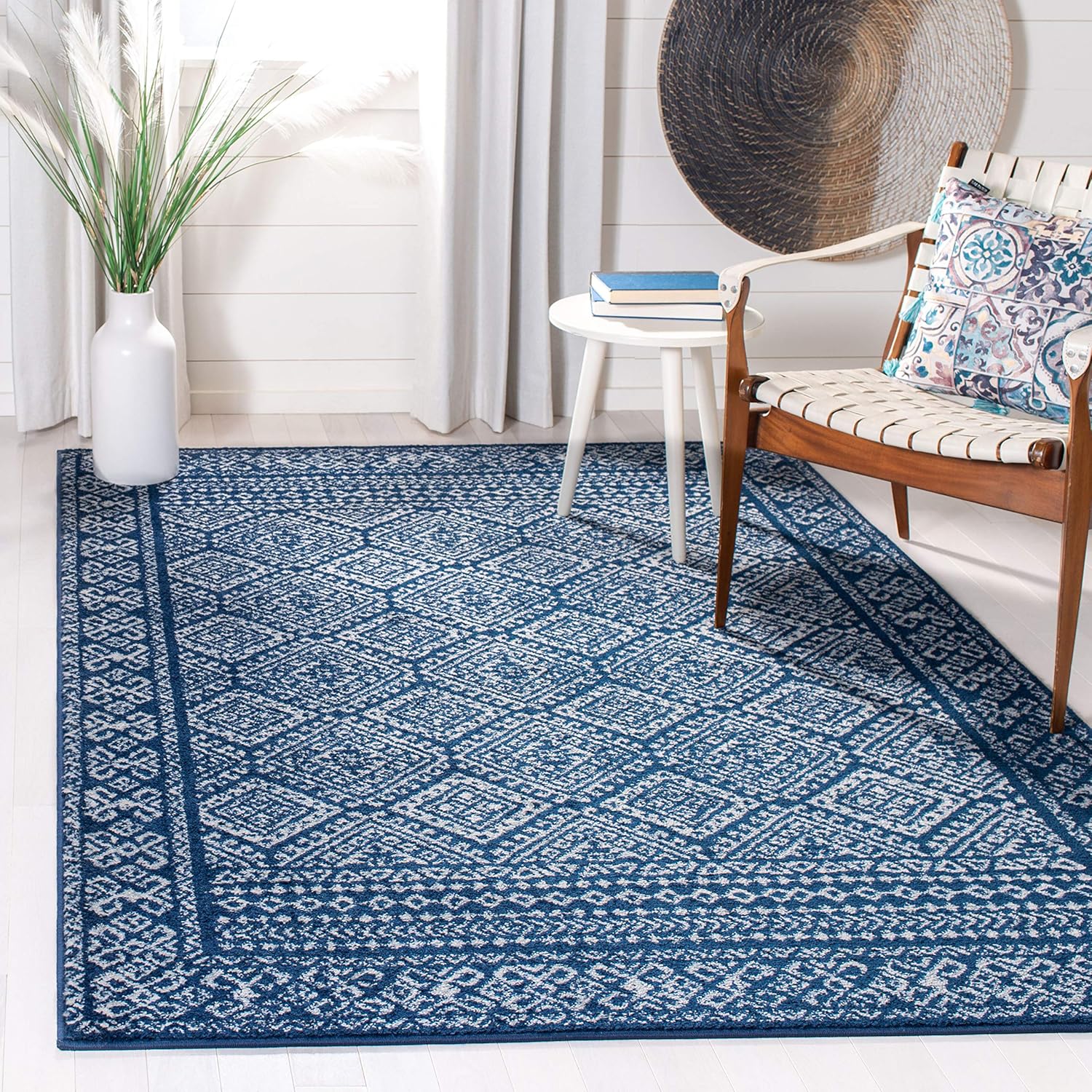 SAFAVIEH Tulum Collection Accent Rug - Stylish & Durable Design