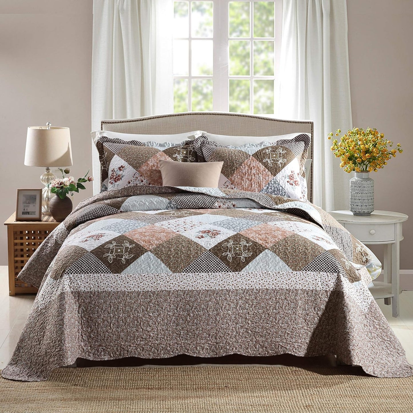 Travan 3-Piece Queen Quilt Set with Shams for Cozy Comfort