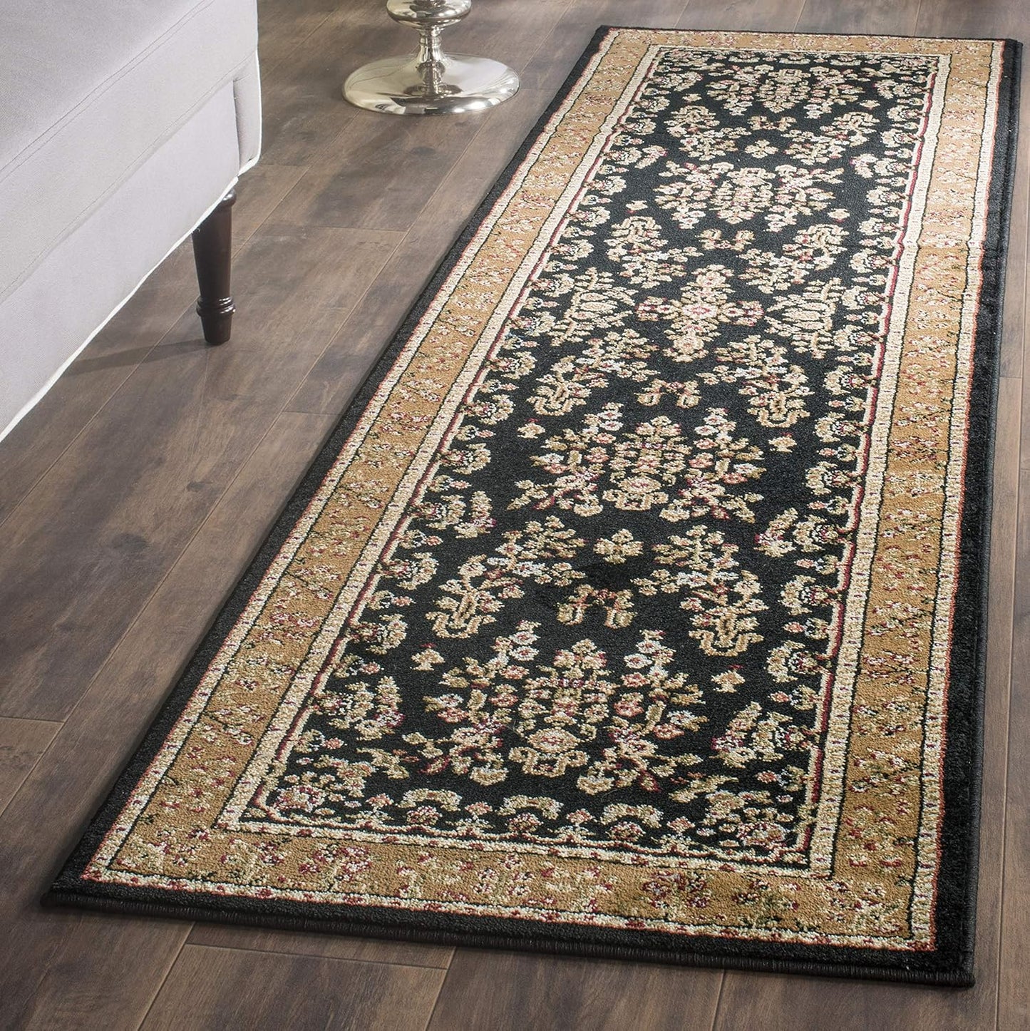 SAFAVIEH Lyndhurst Runner Rug - Traditional Design for Home