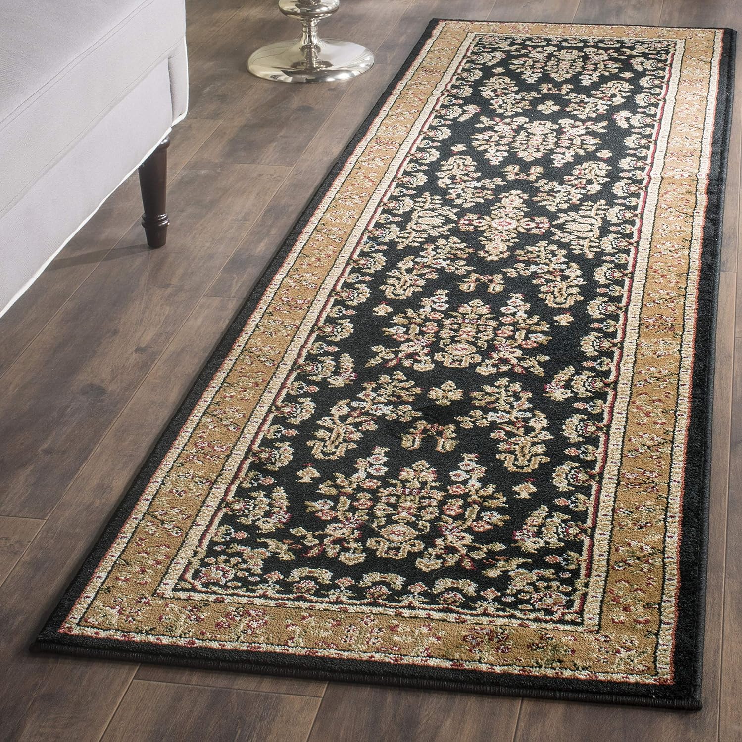 SAFAVIEH Lyndhurst Runner Rug - Traditional Design for Home
