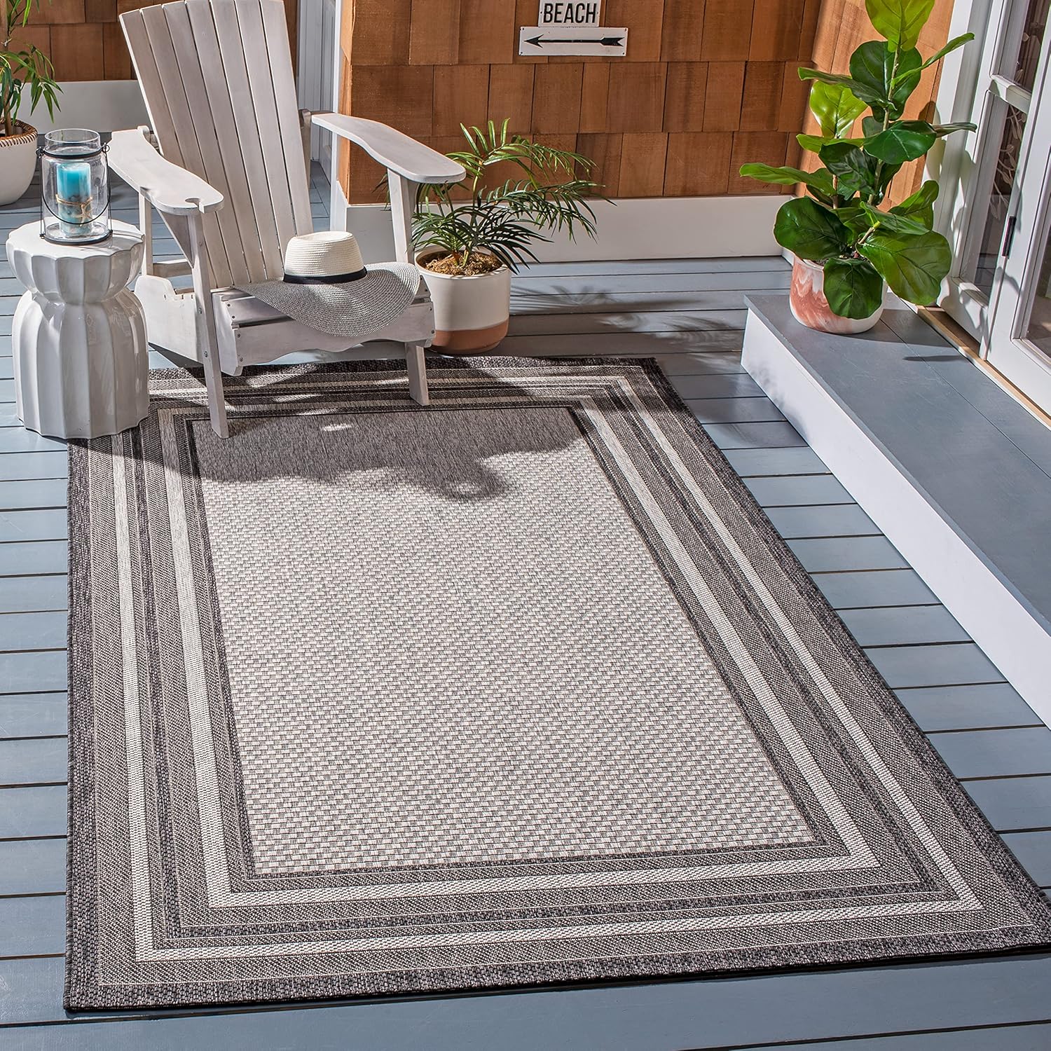 SAFAVIEH Courtyard Collection Area Rug - Stylish & Durable