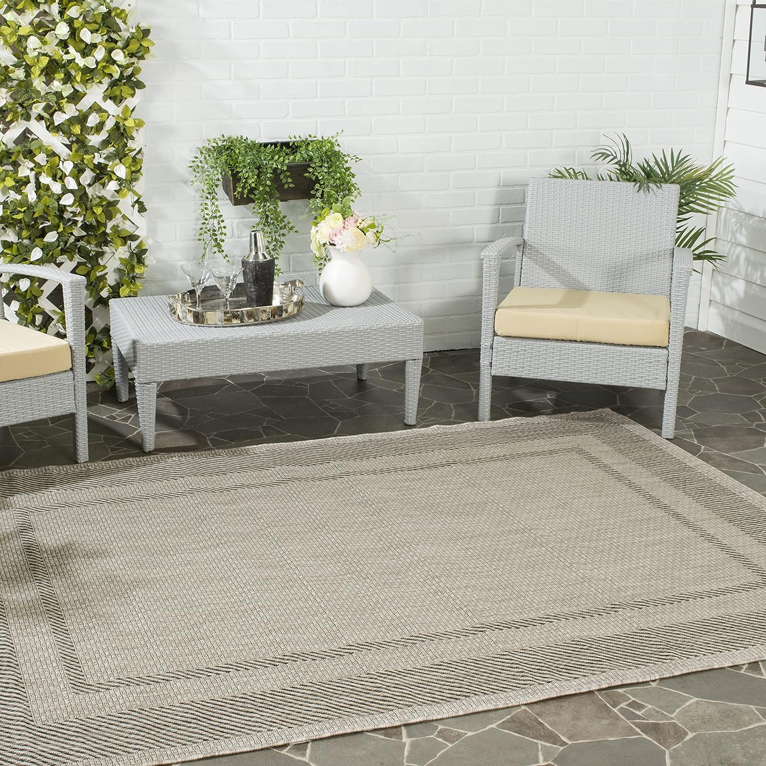 SAFAVIEH Courtyard Collection 6ft 7in x 9ft 6in Beige/Black Rug