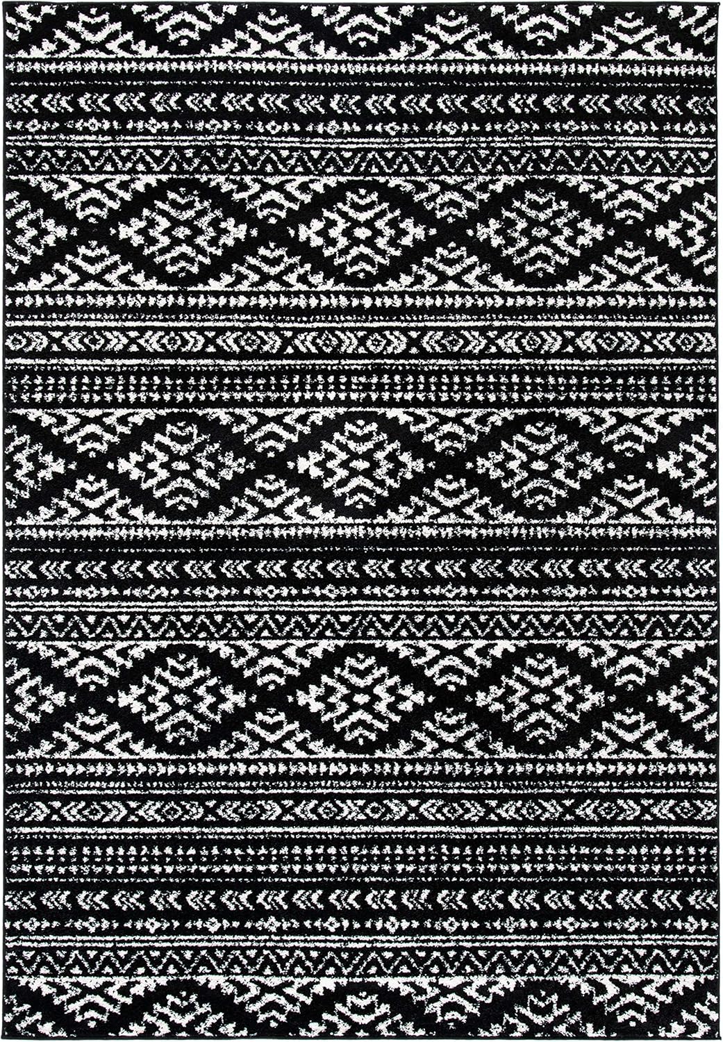 SAFAVIEH Tulum Collection Accent Rug - Stylish & Durable Design