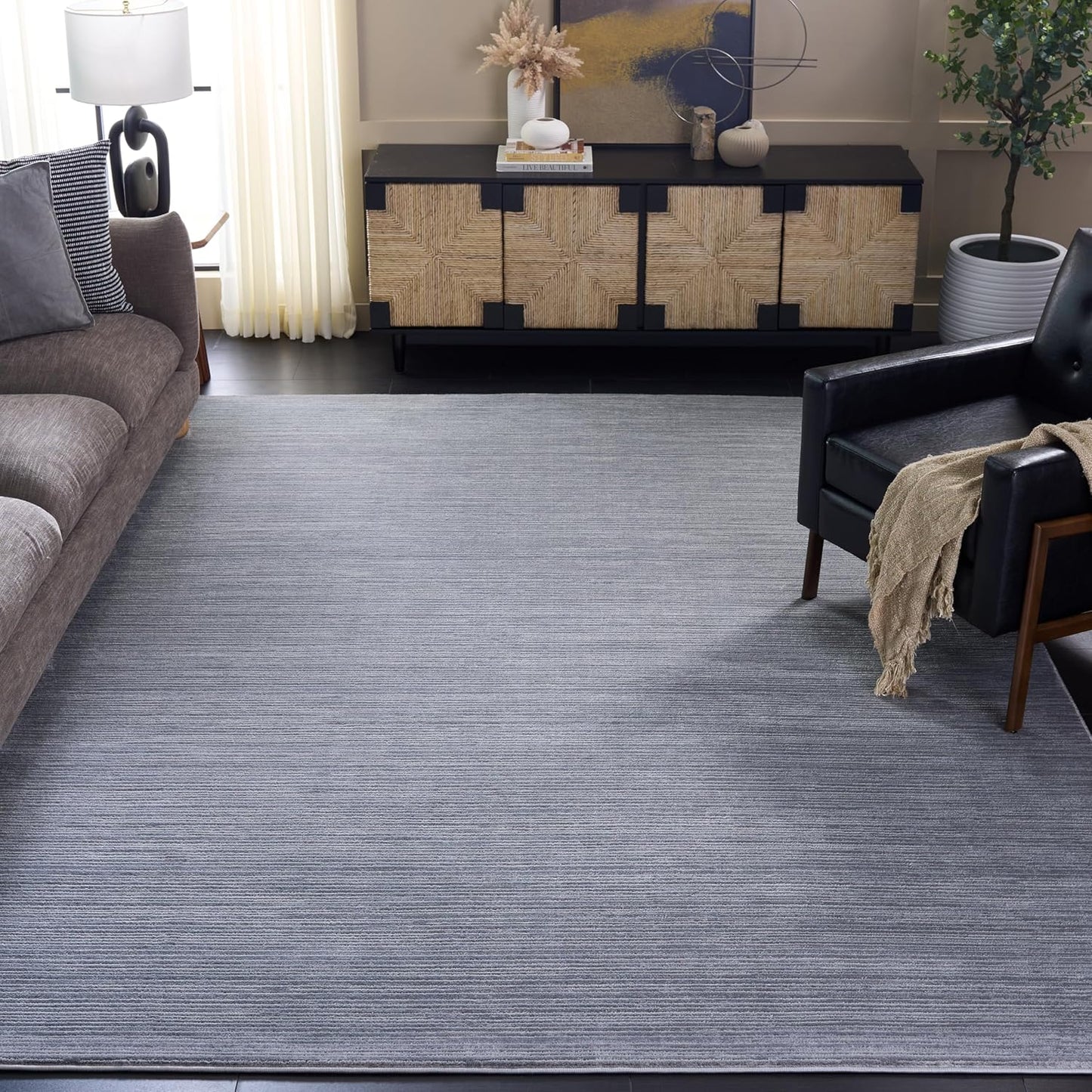 SAFAVIEH Vision Collection Area Rug - Modern Ombre Chic Design