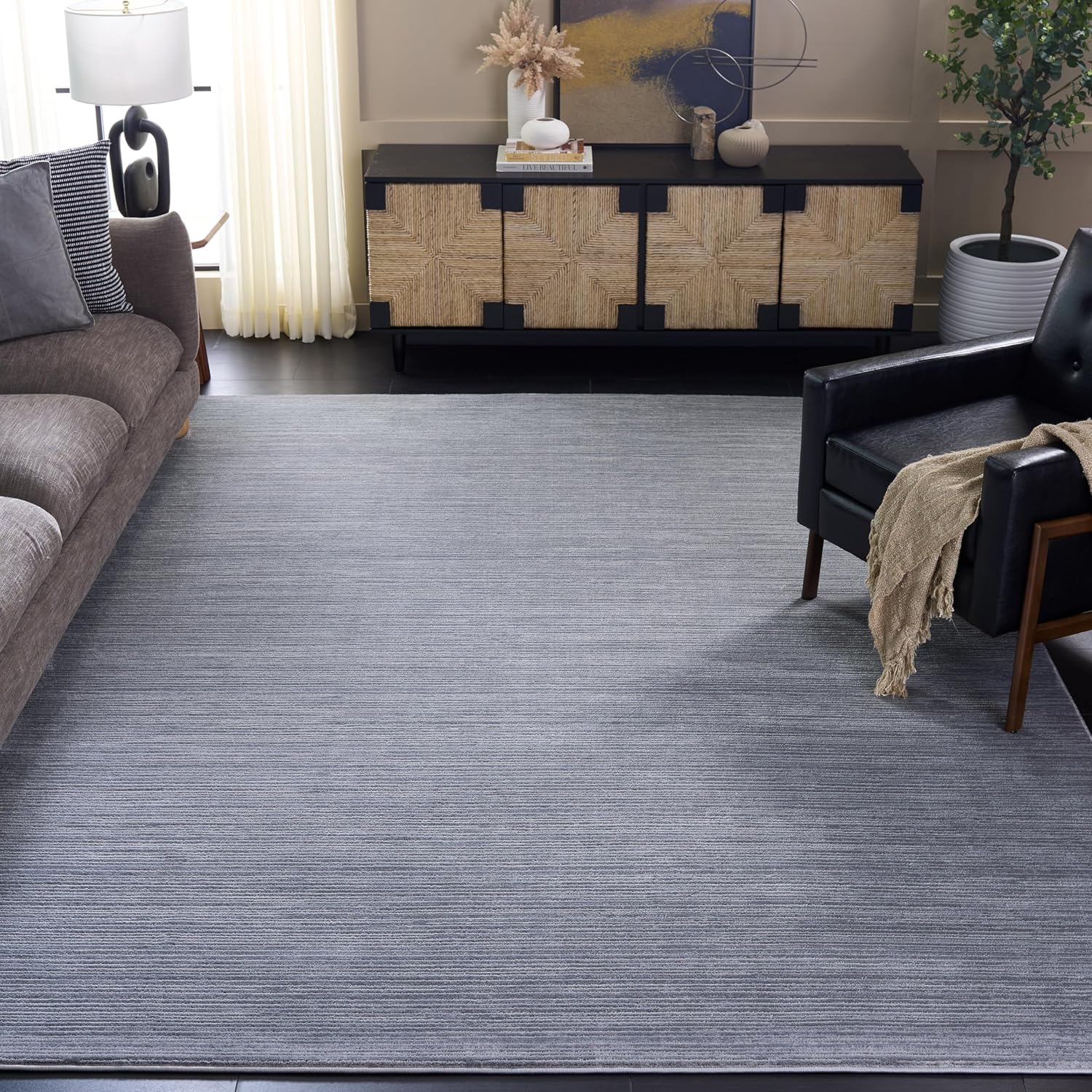 SAFAVIEH Vision Collection Area Rug - Modern Ombre Chic Design