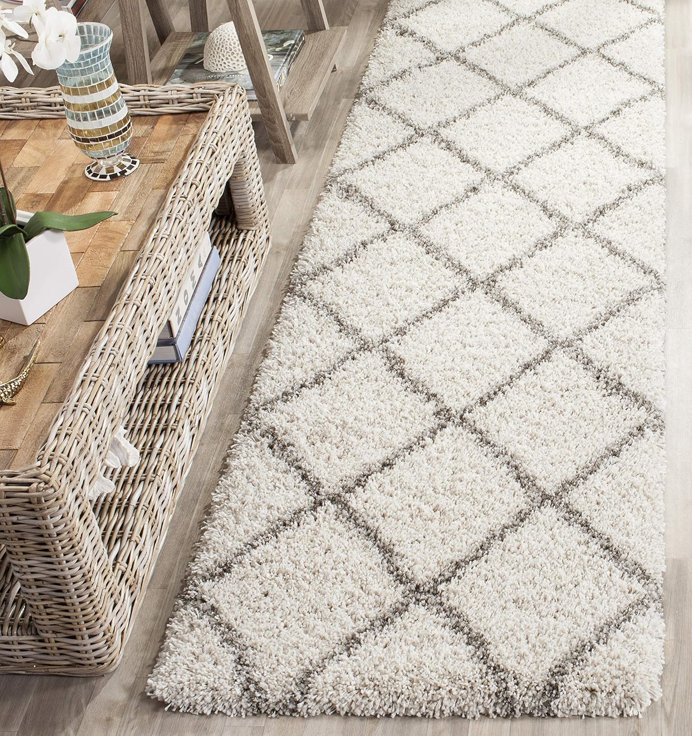 SAFAVIEH Hudson Shag Runner Rug - Modern Trellis Design