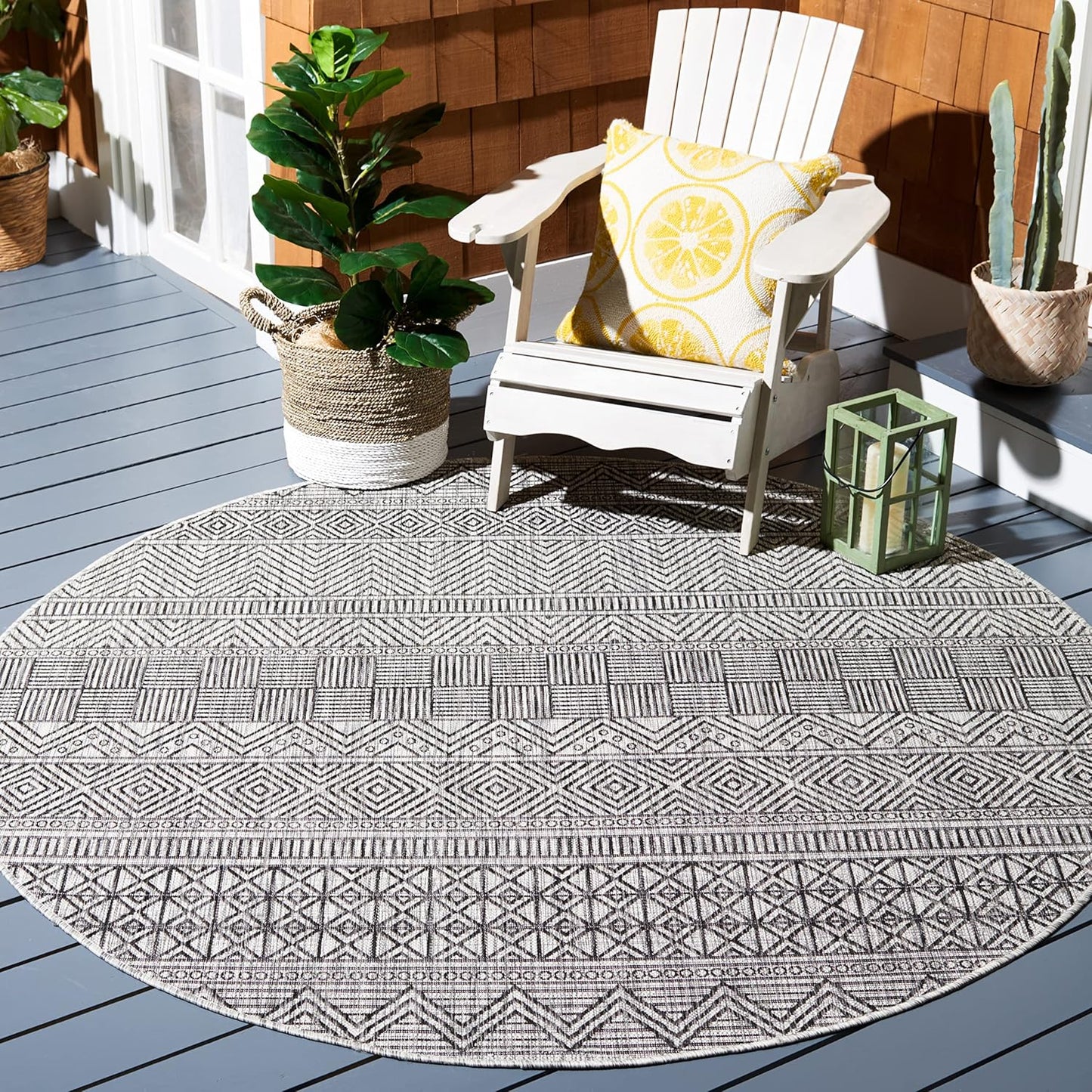SAFAVIEH Courtyard Collection 4ft Round Black / Grey Rug Review